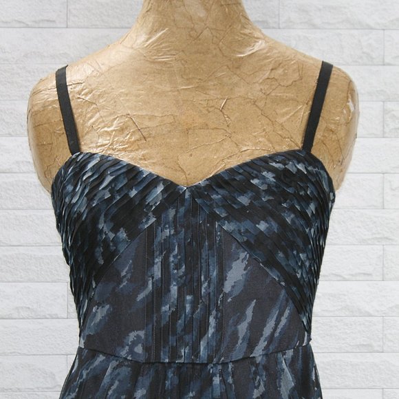 BCBGMAXAZRIA Dress Abstract Silk Prom Homecoming Cocktail Party Blue Grey  6 - Picture 2 of 13